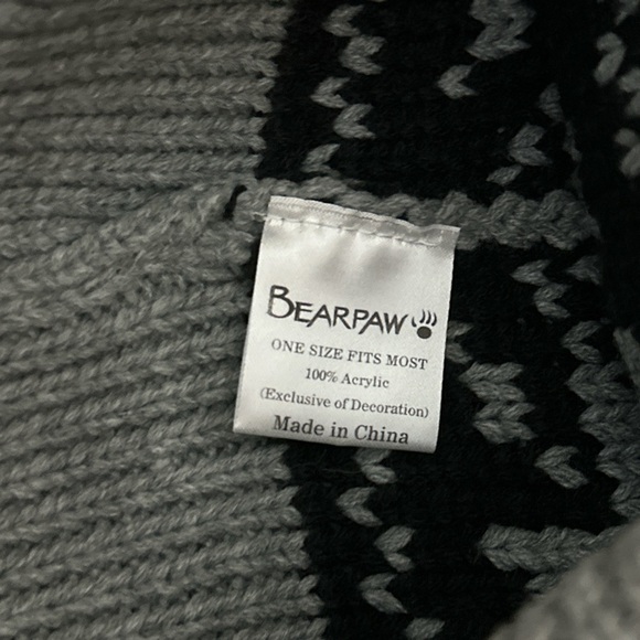Women’s fall pattern Bearpaw beanie black/ gray color - Picture 2 of 2